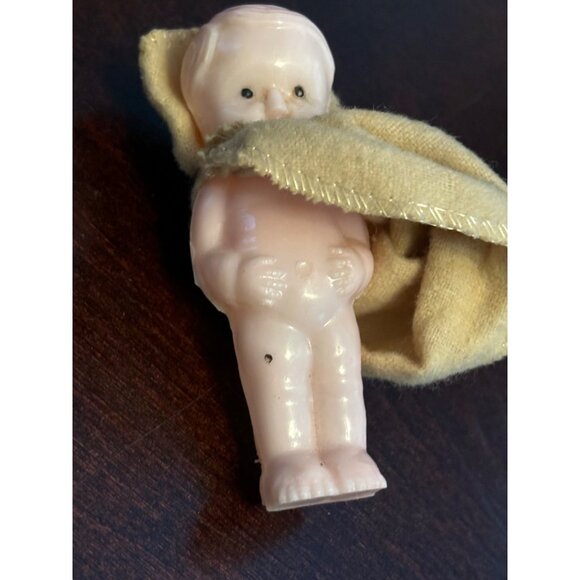 Vintage Celluloid Plastic Baby in Blanket Made in Hong Kong 3.5" - Picture 4 of 7